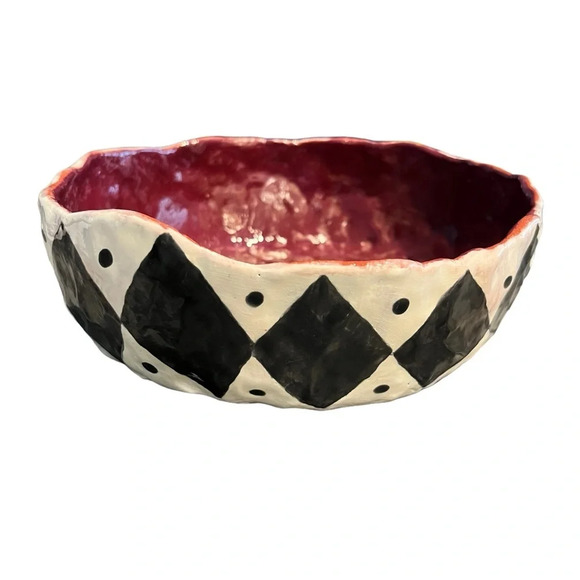 Black White Hand Painted Diamond Pattern Terracotta Bowl 8.5” Signed NM - Picture 1 of 7